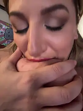 miamellycious's cam snapshot