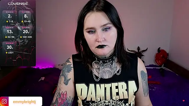 Emmybrightj_'s cam snapshot