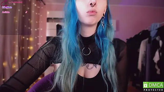 JustMeowGirl's cam snapshot