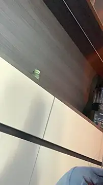 zhizhinaigai's cam snapshot