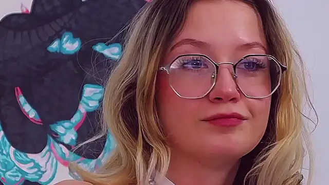 MaeLili's cam snapshot