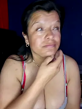 Hanna_Kieran's cam snapshot