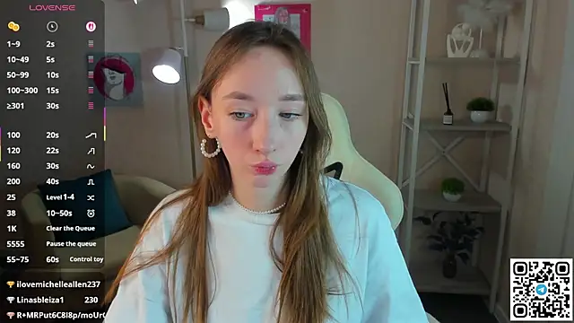 Miche1le_Allenne's cam snapshot