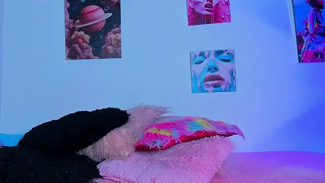 mia_purplee's cam snapshot