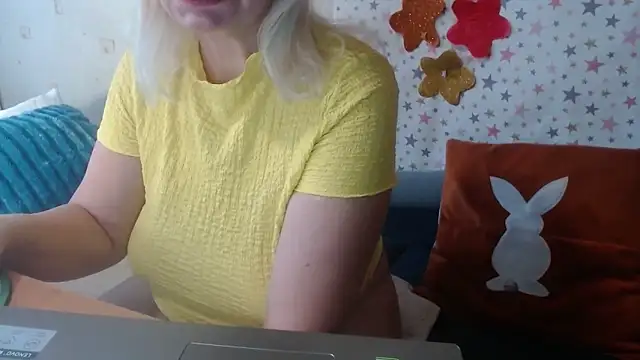 QueenLana's cam snapshot