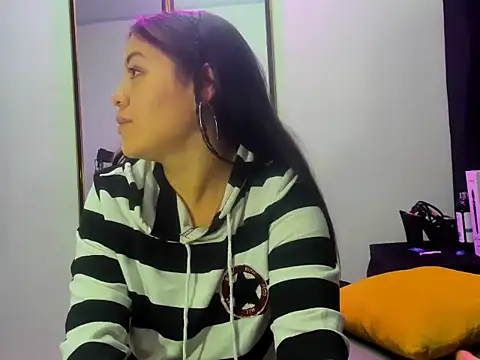 Gianna_Johnson's cam snapshot