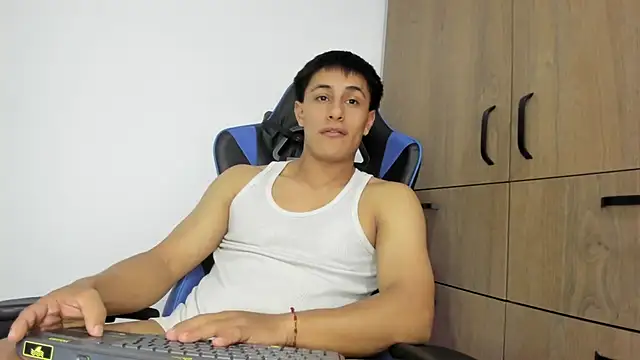 dorman_boy's cam snapshot