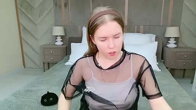 Alida_Brice's cam snapshot