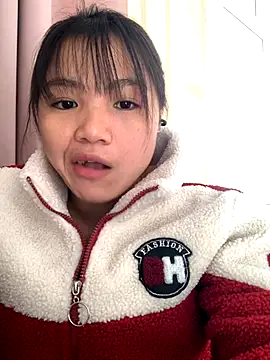 Emlyly-18's cam snapshot