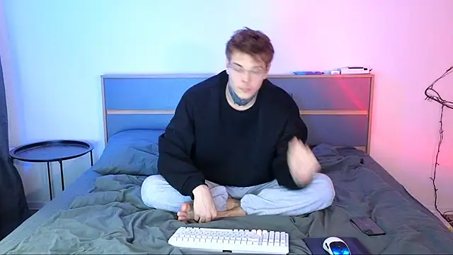 DENIS_HERE's cam snapshot