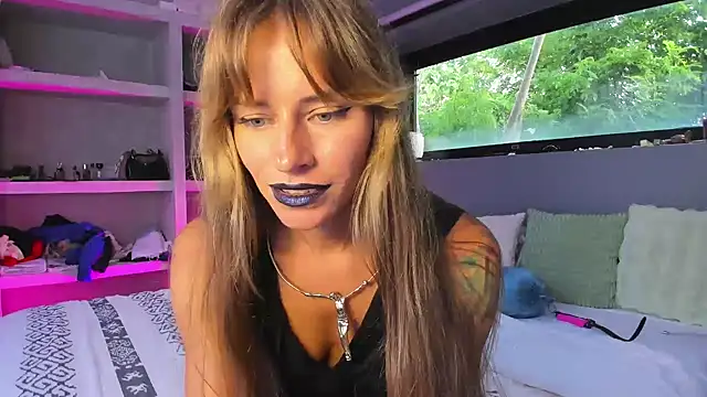 holy_khloe's cam snapshot