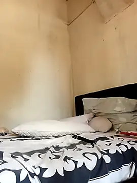 PetiteSquirtQueen's cam snapshot