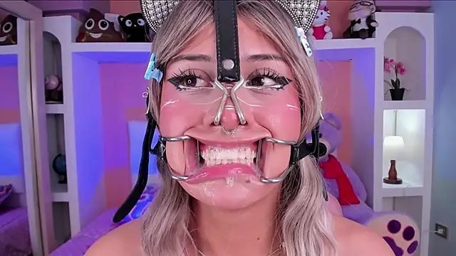 miss___megan's cam snapshot