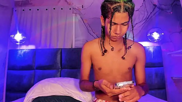 Maxim-Walker live sex cam