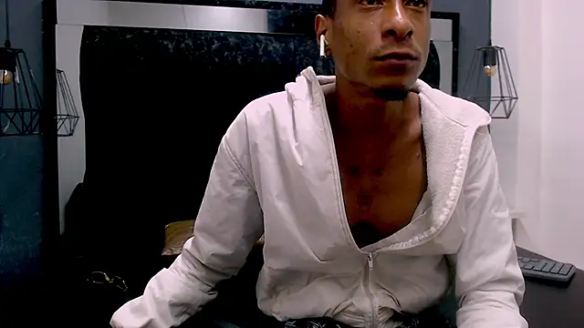 Jose_Smoke live sex cam