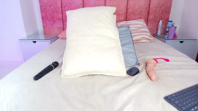 emmacurvy's cam snapshot