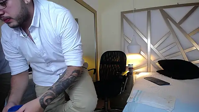 Ethan_Greys's cam snapshot