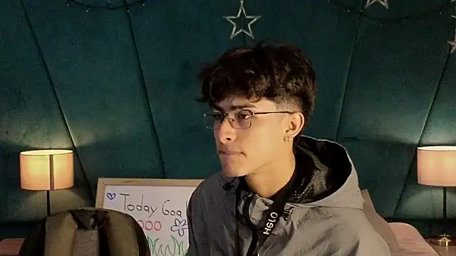 Aaron_Eze live sex cam