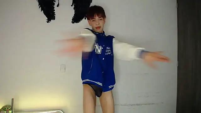 lucky_stricke live sex cam