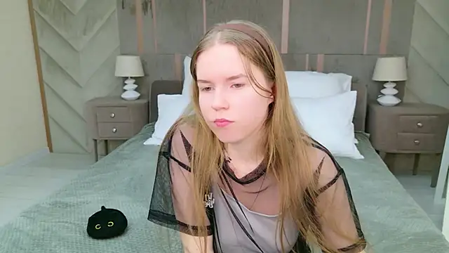 Alida_Brice's cam snapshot