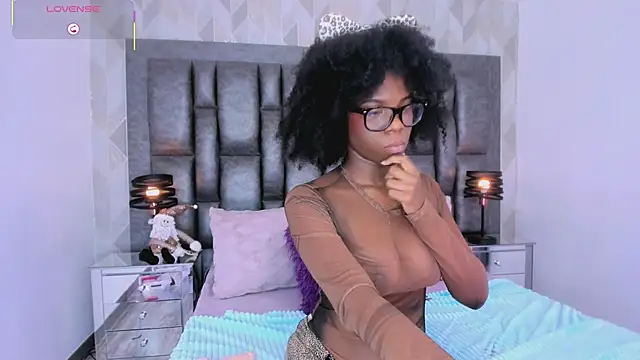 AmiraMorgan's cam snapshot