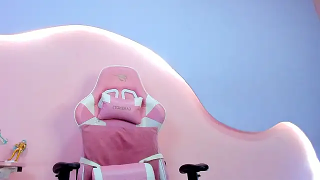 SkylerBloomm's cam snapshot