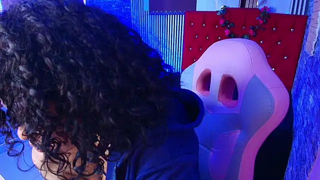 mia_hernnandez's cam snapshot