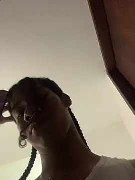 Maxim-Walker live sex cam