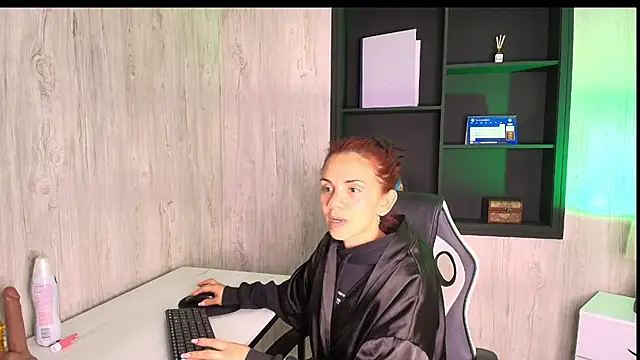 Mia_Esposito2's cam snapshot