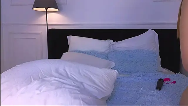 NicoleMarani's cam snapshot