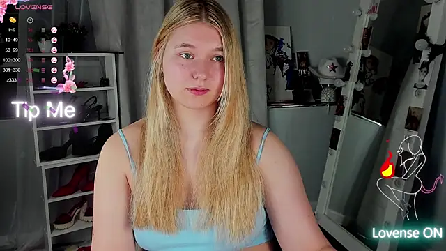 Rebecca_Kelly's cam snapshot