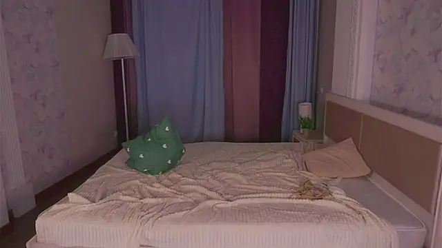 LynetBurby's cam snapshot