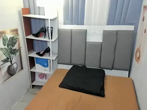 XxBigCockAliyahxX live sex cam