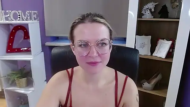 Zoey_Erotic's cam snapshot