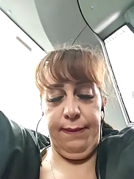 AvaDivaMilf live sex cam