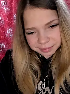 Zuli_Kiska live sex cam