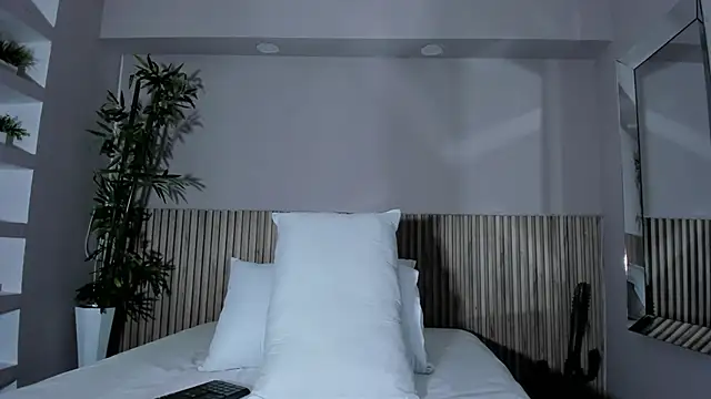 CathaWheels live sex cam