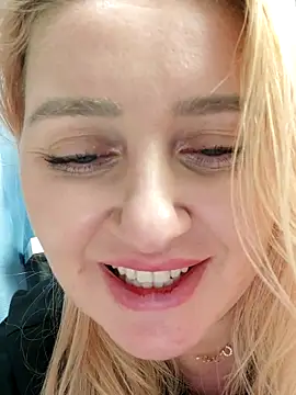 LadyLolyPop_'s cam snapshot