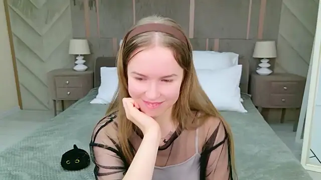 Alida_Brice's cam snapshot