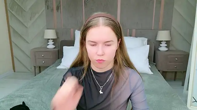 Alida_Brice's cam snapshot