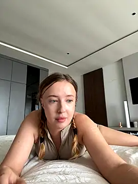 Nura_n_Sarah's cam snapshot