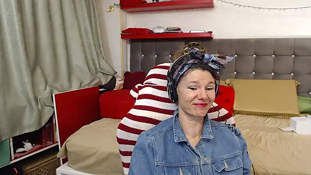 kellyterapy's cam snapshot