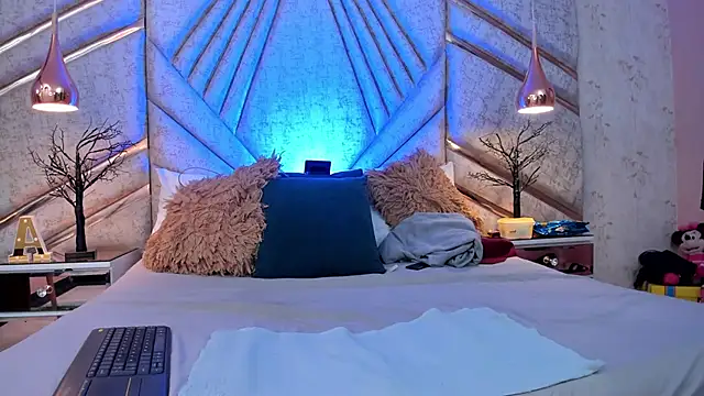 Boss_Domiinator's cam snapshot