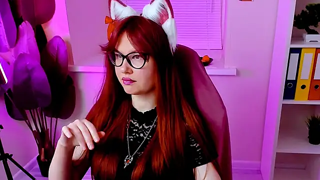 CarolGiggly live sex cam