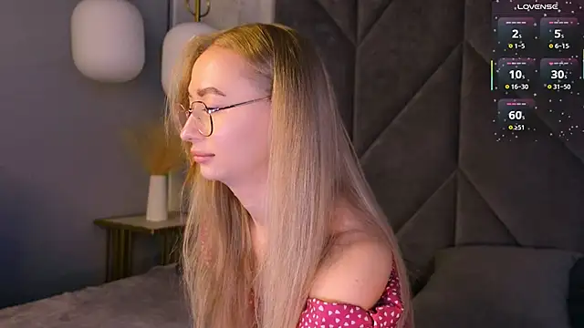 VictoriaLights live sex cam