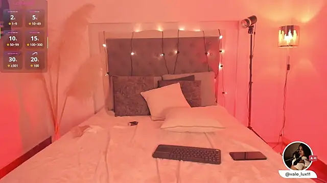 Vale_Lux's cam snapshot