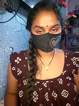 Sweet-Maddlina live sex cam