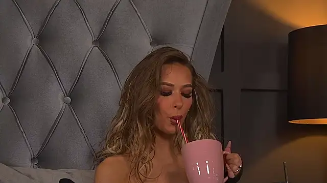 Jo_Reed's cam snapshot