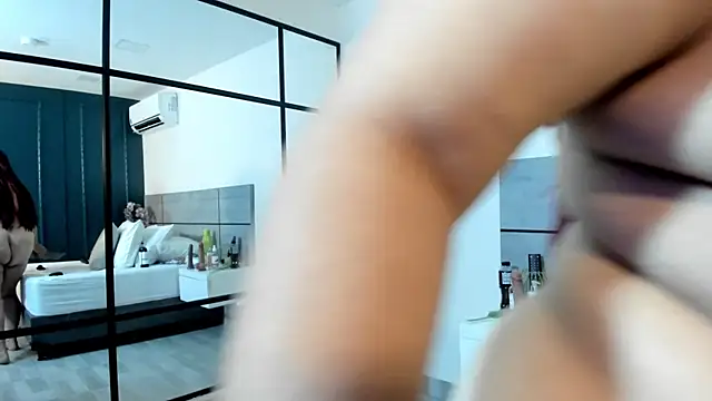 EmmaSmith2 live sex cam