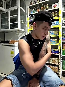 OliverWest04 live sex cam